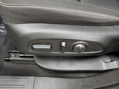 Used 2021 GMC Acadia SLE w/ Driver Convenience Package image 20