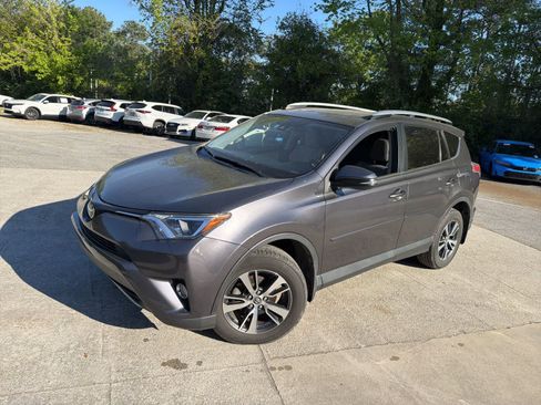 Used 2018 Toyota RAV4 XLE w/ Plus Extra Value Package image 4