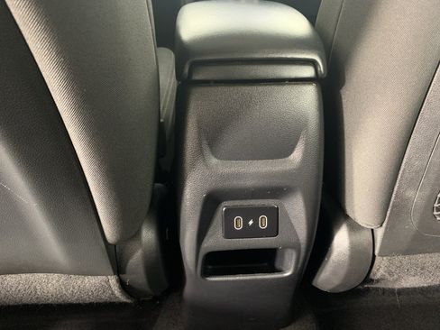 Used 2024 Hyundai Venue SEL FWD image 31