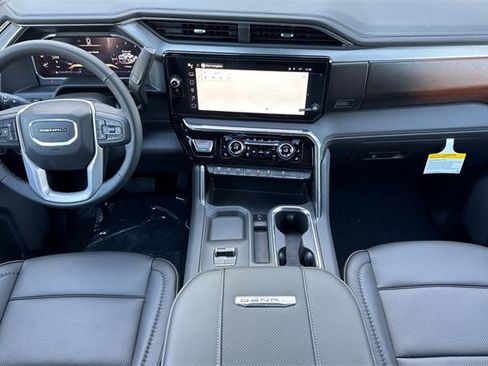 New 2026 GMC Sierra 2500 Denali w/ Denali Reserve Package image 15