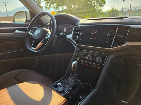 Used 2023 Volkswagen Atlas SE w/ Panoramic Sunroof Package AWD/4WD image 19