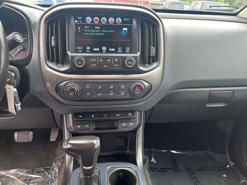Used 2018 Chevrolet Colorado Z71 AWD/4WD image 19