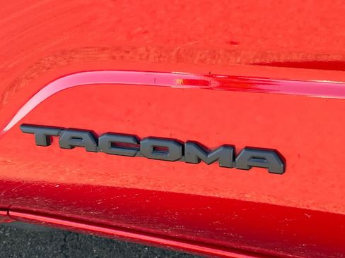 Used 2024 Toyota Tacoma TRD Off-Road w/ TRD Off Road Premium Package AWD/4WD image 21