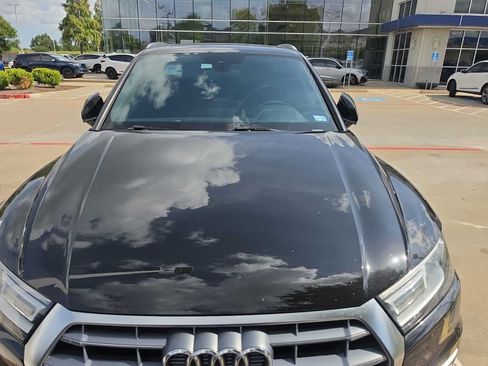 Used 2020 Audi Q5 2.0T Premium w/ Convenience Package AWD/4WD image 2