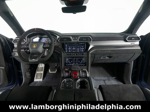 Used 2023 Lamborghini Urus Performante AWD/4WD image 40