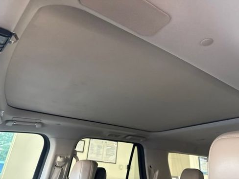 Used 2024 Lincoln Navigator L Reserve AWD/4WD image 6