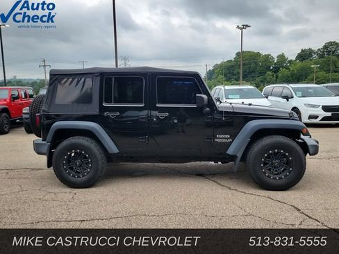 Used 2016 Jeep Wrangler Unlimited Sport w/ Connectivity Group AWD/4WD image 6