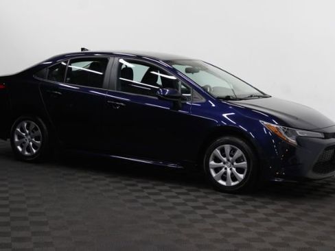 Used 2022 Toyota Corolla LE image 1