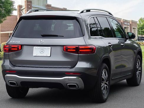 New 2025 Mercedes-Benz GLB 250 4MATIC image 6