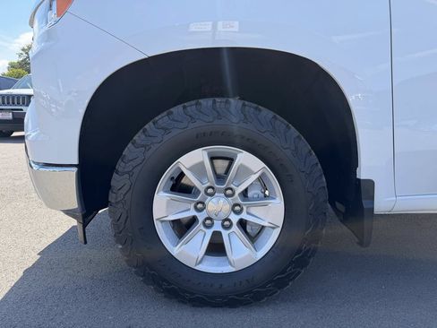 Used 2022 Chevrolet Silverado 1500 LT w/ Work Truck Package AWD/4WD image 13