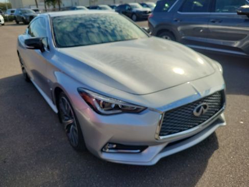 Used 2017 INFINITI Q60 3.0t image 3