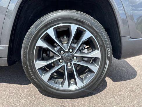 Used 2024 Jeep Grand Cherokee Overland w/ Adv Protech Group III AWD/4WD image 38