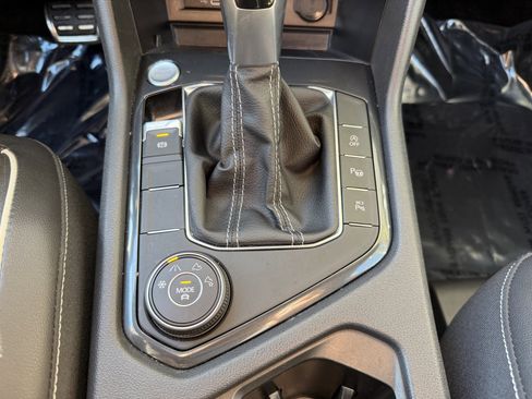 Used 2022 Volkswagen Tiguan SEL R-Line image 24