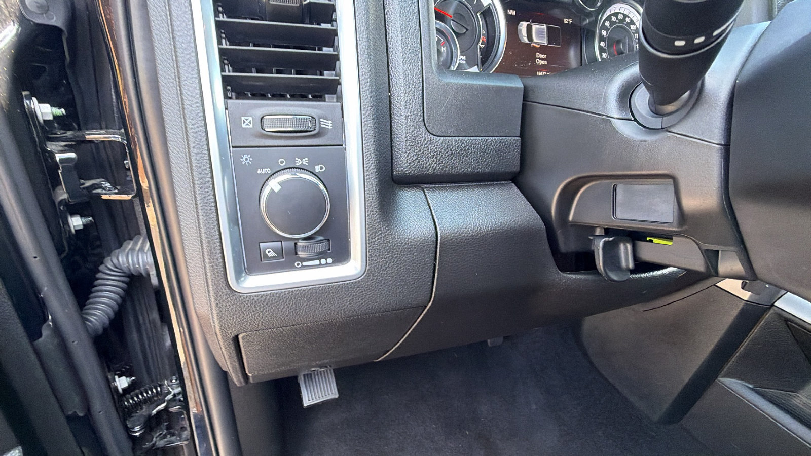 Certified 2024 RAM 1500 Warlock w/ Electronics Group AWD/4WD image 25