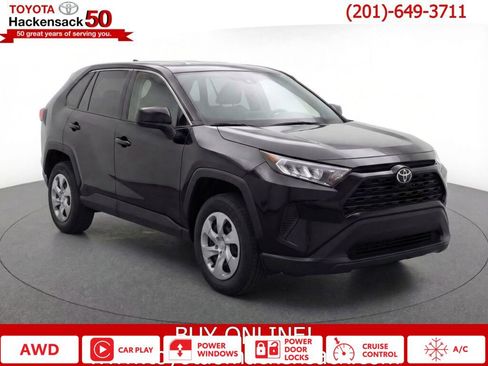 Used 2022 Toyota RAV4 LE image 1