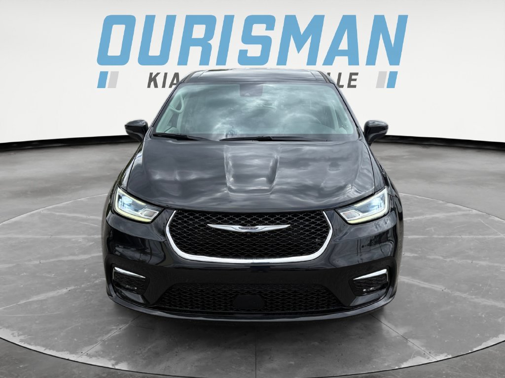 Used 2023 Chrysler Pacifica Touring-L FWD image 8