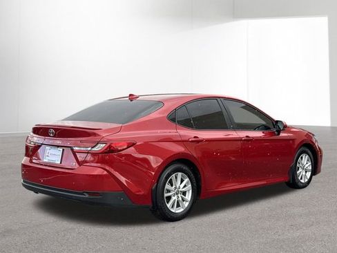 Used 2025 Toyota Camry LE w/ Convenience Package FWD image 14