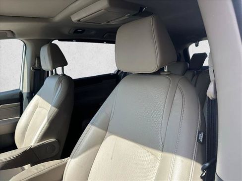 Used 2018 Honda Odyssey Elite image 9