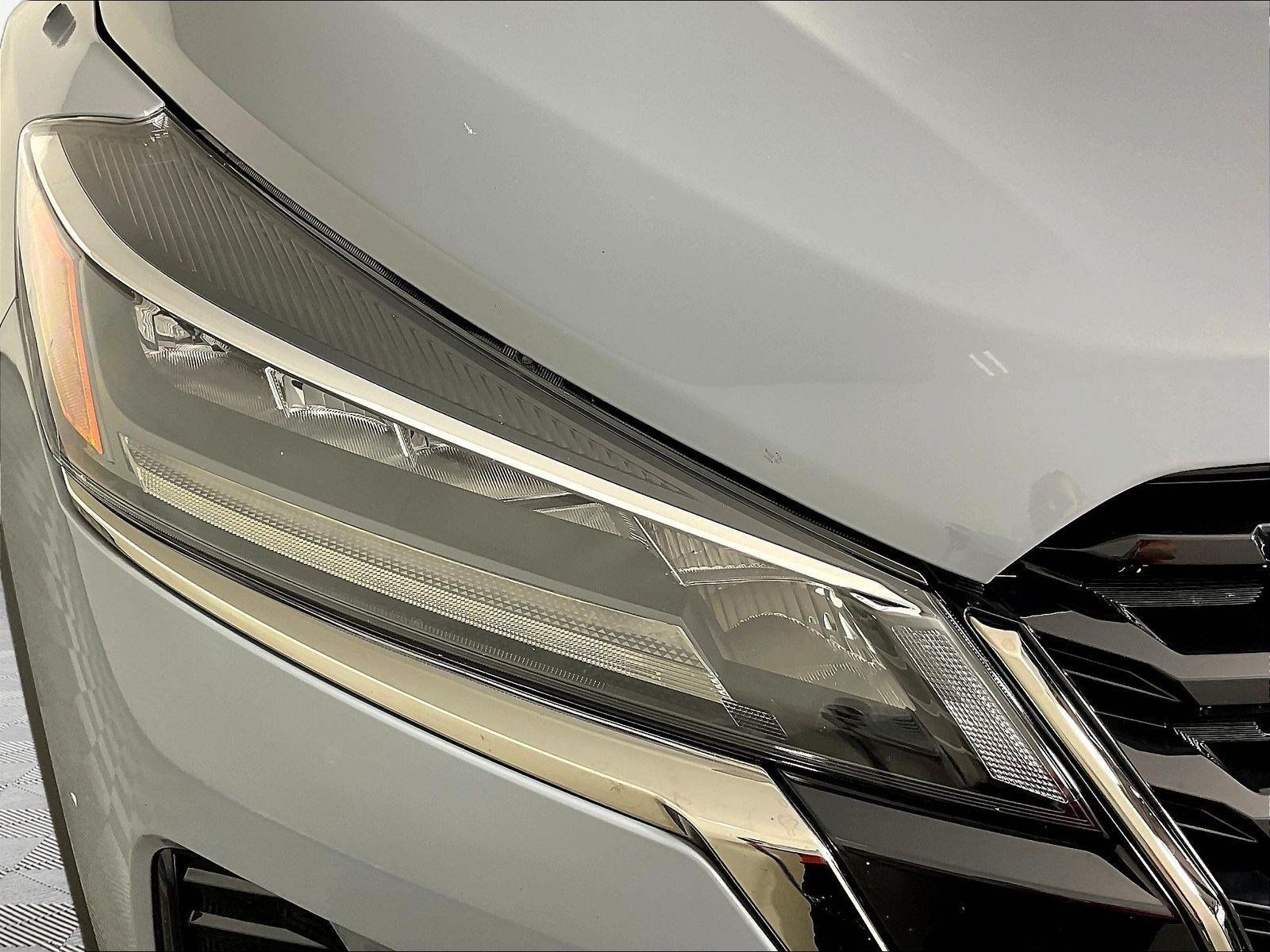Used 2024 Nissan Kicks SR w/ SR Premium Package FWD image 30