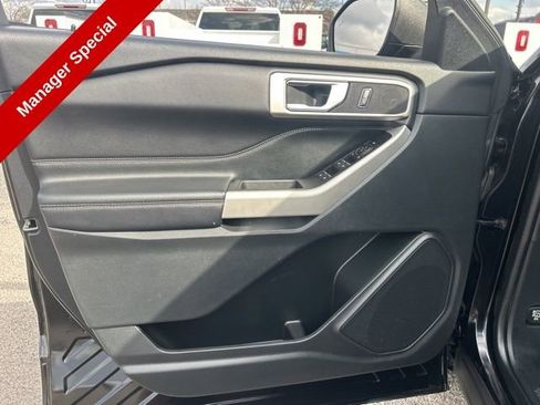 Used 2022 Ford Explorer XLT w/ Equipment Group 202A RWD image 10