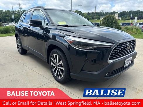 Used 2025 Toyota Corolla Cross XLE FWD image 1