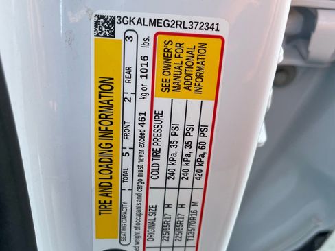 Used 2024 GMC Terrain SLE image 29