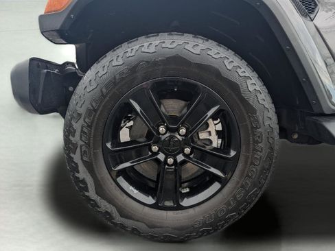 Used 2021 Jeep Wrangler Unlimited Sahara AWD/4WD image 28