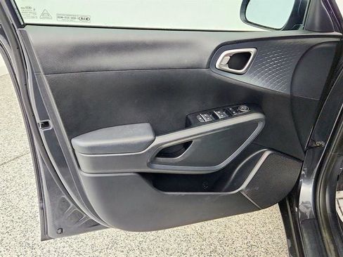 Used 2020 Kia Soul S FWD image 10