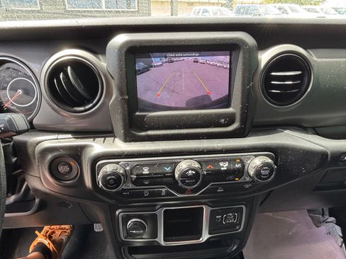 Used 2022 Jeep Wrangler Sport AWD/4WD image 10