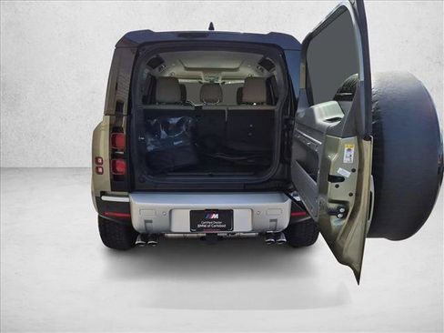 Used 2024 Land Rover Defender 110 SE AWD/4WD image 6