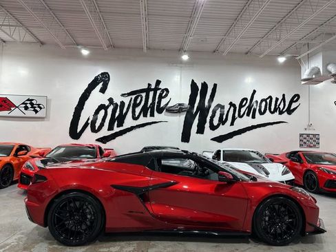 Used 2024 Chevrolet Corvette Z06 w/ Z07 Performance Package RWD image 9