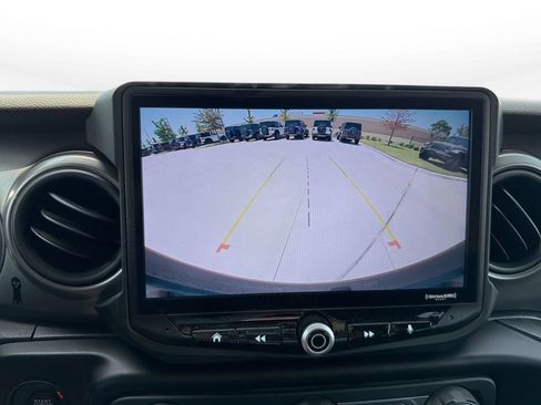 Used 2021 Jeep Wrangler Unlimited Sport AWD/4WD image 25
