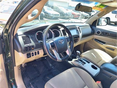 Used 2014 Toyota Tacoma PreRunner w/ SR5 Package RWD image 5