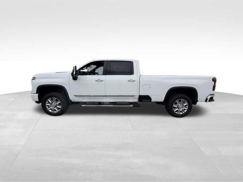 Used 2024 Chevrolet Silverado 3500 High Country w/ High Country Premium Package AWD/4WD image 3