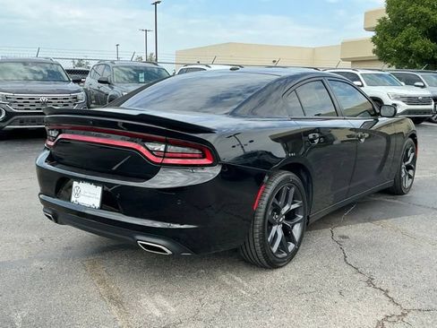 Used 2022 Dodge Charger SXT w/ Blacktop Package RWD image 3