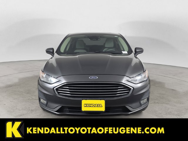 Used 2019 Ford Fusion SE w/ Equipment Group 151A FWD image 2