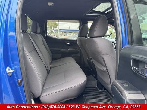 Used 2017 Toyota Tacoma TRD Off-Road RWD image 8
