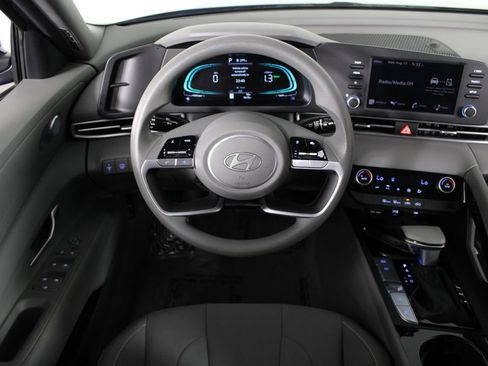 Certified 2026 Hyundai Elantra Hybrid FWD image 8
