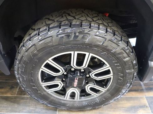 Used 2022 GMC Sierra 2500 AT4 image 44