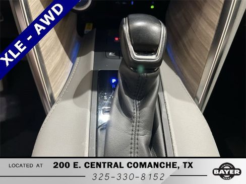 Used 2021 Toyota Venza XLE image 14