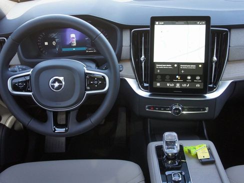 New 2026 Volvo XC90 B6 Plus w/ Protection Package Premier image 11