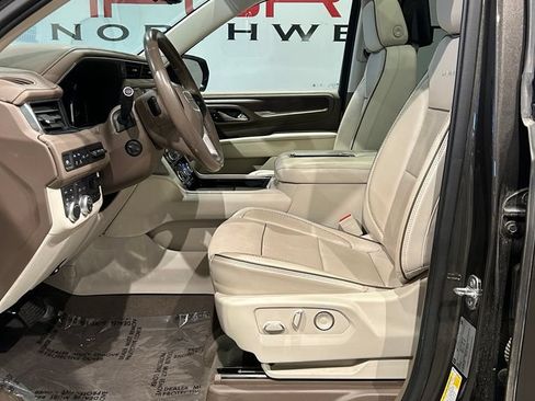Used 2021 GMC Yukon Denali w/ Denali Premium Package AWD/4WD image 10