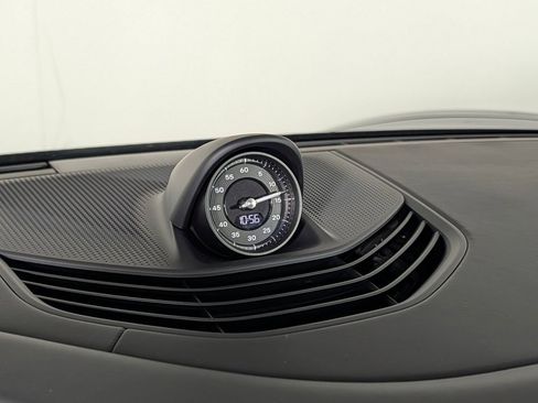 New 2026 Porsche Taycan image 31