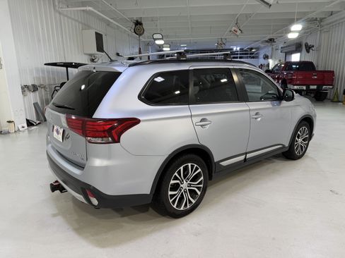 Used 2016 Mitsubishi Outlander SEL image 5