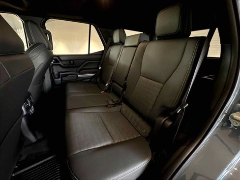 Used 2025 Toyota 4Runner TRD Off-Road Premium AWD/4WD image 30