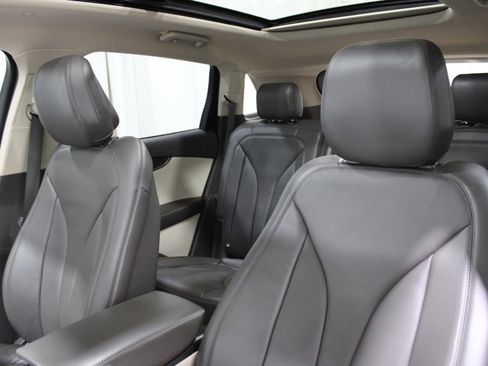 Used 2020 Lincoln Nautilus Reserve w/ Equipment Group 201A image 5