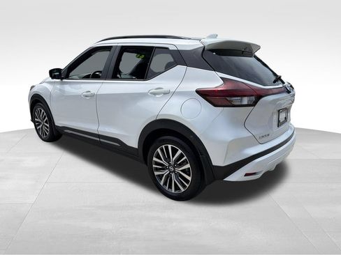 Certified 2021 Nissan Kicks SR FWD image 10