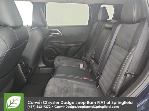 Used 2024 Mitsubishi Outlander SE image 29