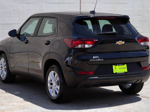 Used 2026 Chevrolet TrailBlazer LS FWD image 45
