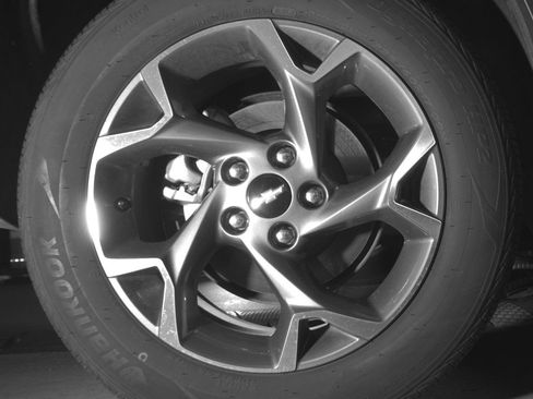 Used 2025 Chevrolet Trax LT FWD image 15